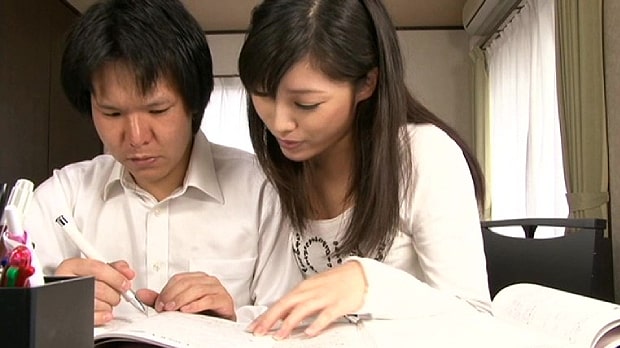 教え子にエッチを教えてあげる美人家庭教師