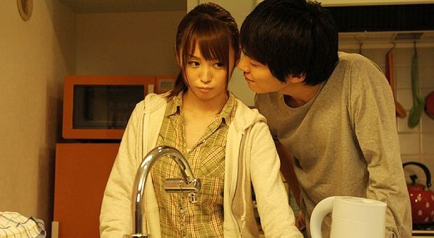 ルームメイトと恋に発展しラブラブSEX