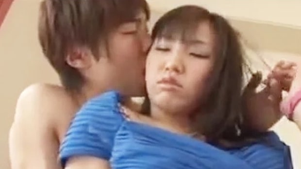 女教師にバイブを挿入し責める一徹