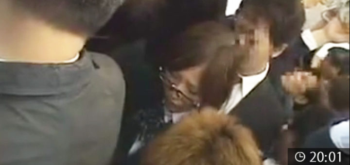 素股痴漢されるJK