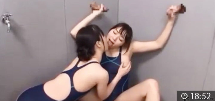 ちんぽを舐めながらレズる