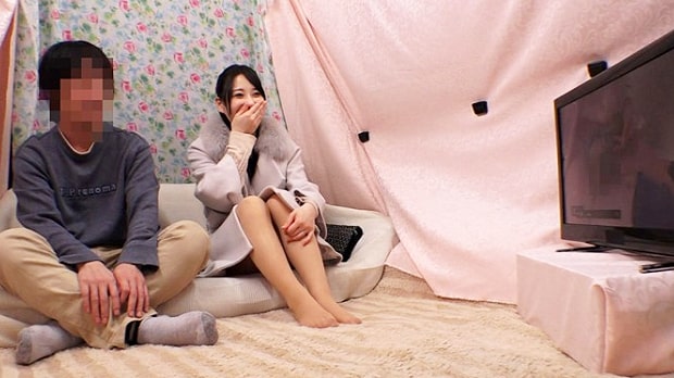 童貞クンとAV鑑賞する人妻