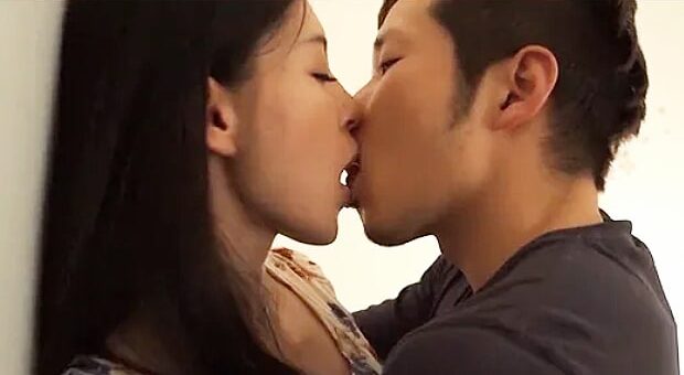 イケメンに自分から迫る女