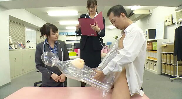 アダルトグッズメーカーの接客風景