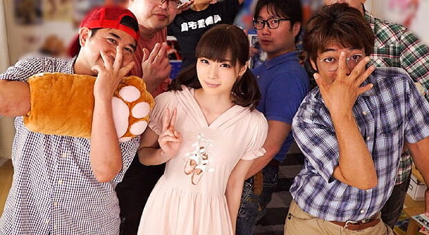 ヲタクと部室でHしまくるヲタサーの姫