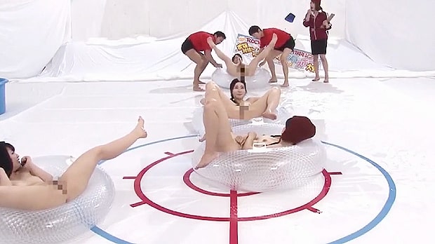 全裸で人間カーリング中出し近親相姦