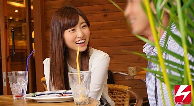 隠し撮りされAVデビューしちゃう女