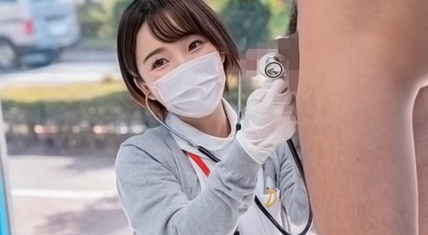 MM号にナースを連れ込みチンポの診察をさせる