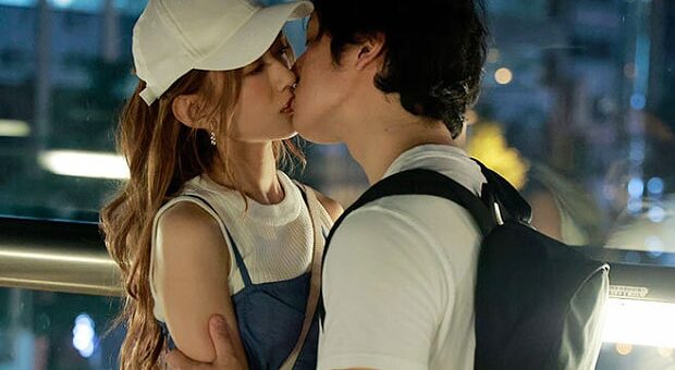 生徒と中出しSEXする女教師