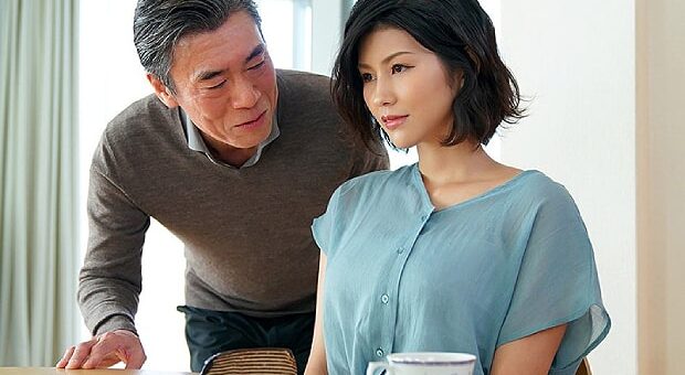 隣家の旦那とW不倫する巨乳人妻