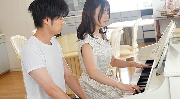 童貞の教え子とSEXするピアノの先生