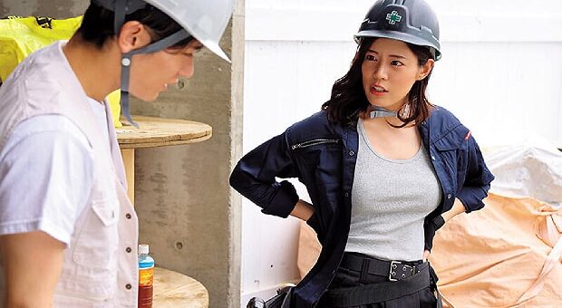 ガテン女上司とカーセックスするイケメン現場作業員