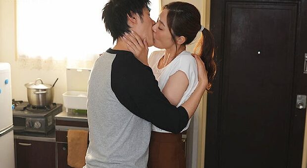 人妻女上司とイケメン部下の不倫SEX