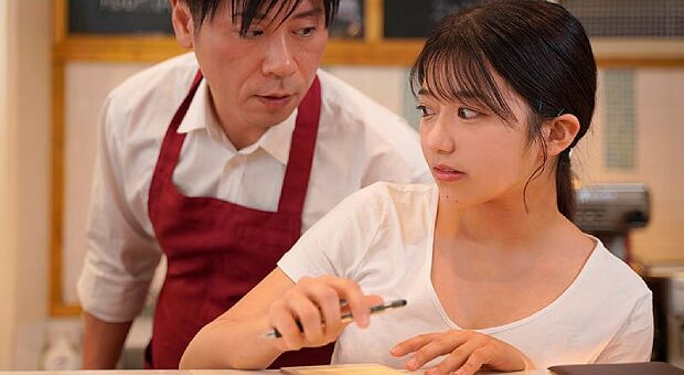 バイト先のセクハラ店長に犯されるバイト女子