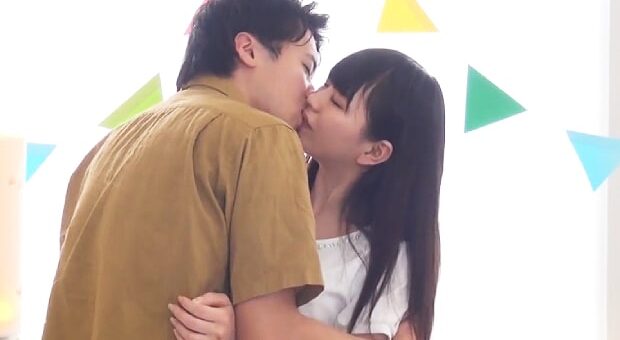 キスをする桜井千春