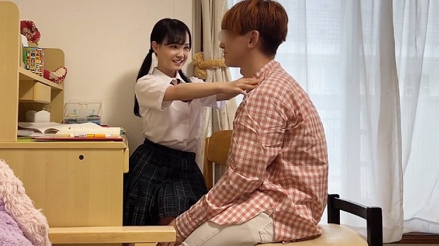 イケメン家庭教師を強引にSEXに誘う小悪魔JK