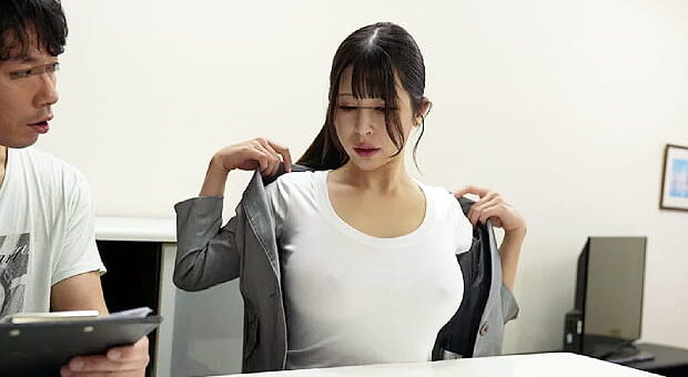 ノーパンノーブラで挑発し枕営業する巨乳不動産レディ