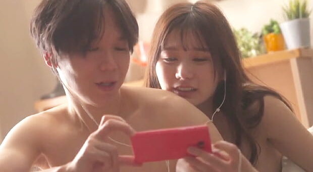 彼氏の友達と中出しSEXする巨乳彼女