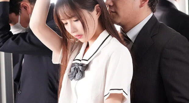電車で痴漢される美少女JK