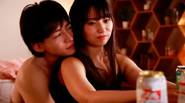 イケメンのセフレとエッチする美少女