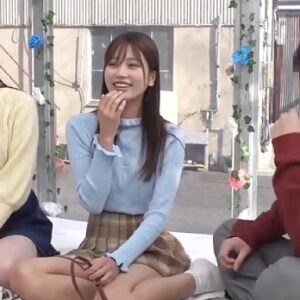 MM号で友達同士の3人がハーレム中出し3P